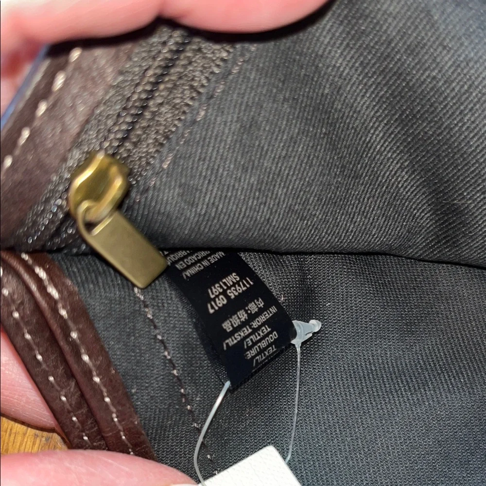 NWT Fossil Lufkin Dark Brown Soft Leather Passport Card Holder Wallet - Picture 14 of 16